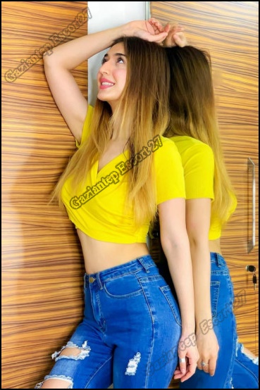 otellerin müdavimi genç çıtır üniversiteli escort